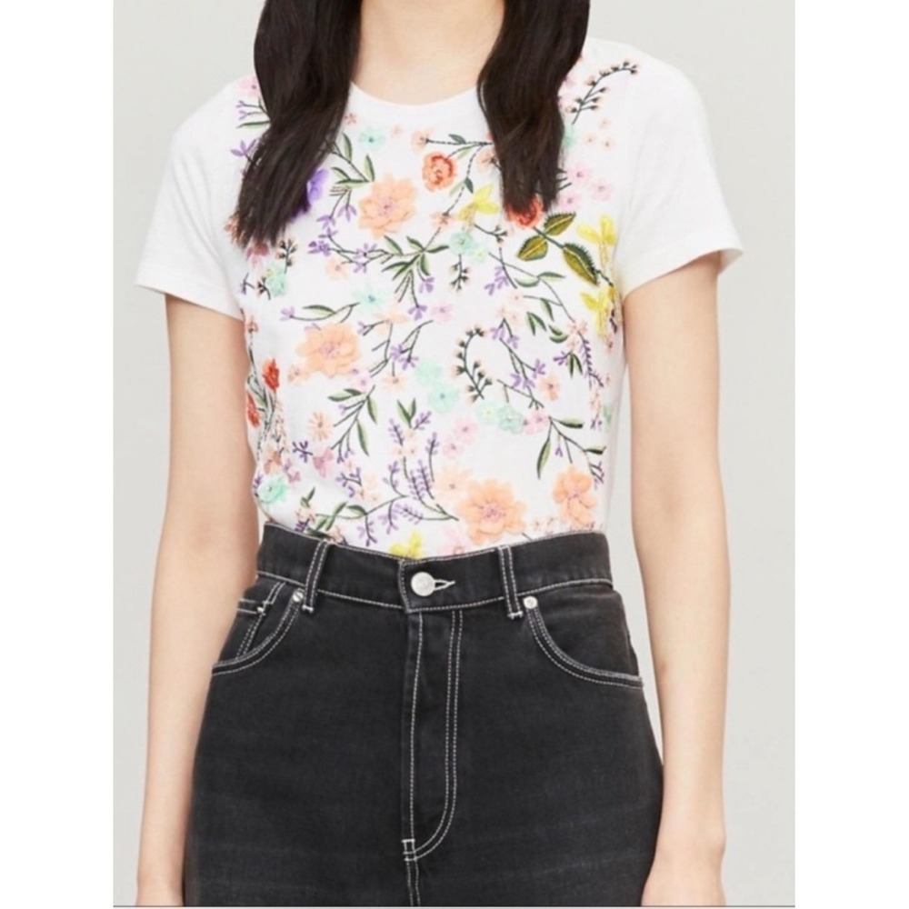 Alice + Olivia Rylyn Floral Embroidered Tee Medium White Cotton Crew Neck Top